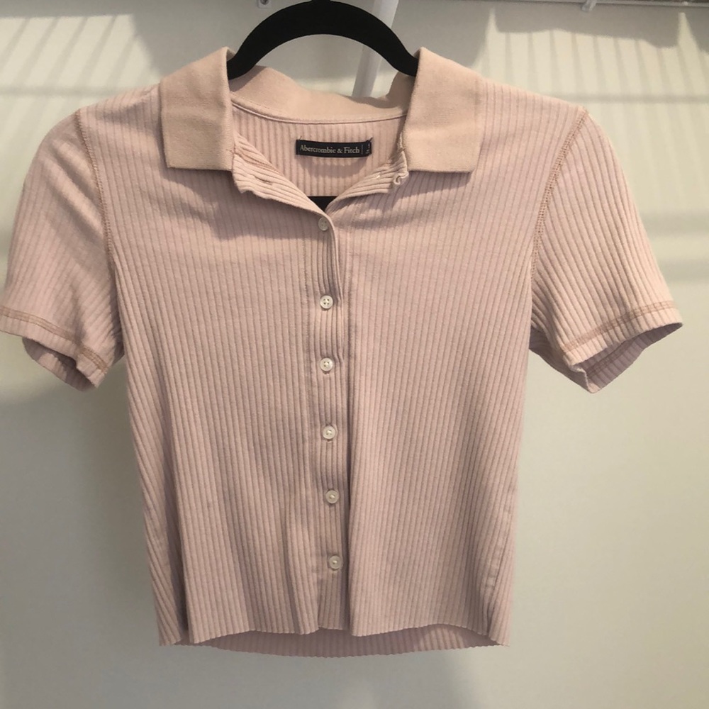 Light pink Abercrombie and Fitch top waist length